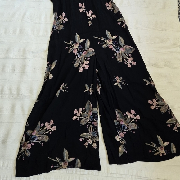 Free People Dream Big Floral Print Jumpsuit Size XS EUC - Picture 13 of 16